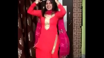 Desi girl- hot mujra practice