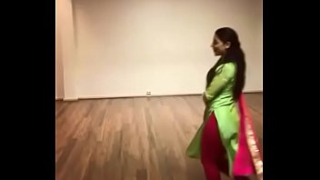 Sirino Erkilic mast dance on punjapi song Tenu Suit Suit karda  Sirino Er Amazing Dance
