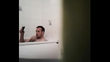 Straight mate spy cam in bath on d. lol