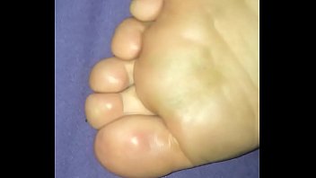 Cum toes