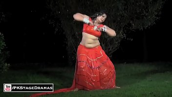 GHAZAL CHAUDHARY BOLLYWOOD MUJRA - PAKISTANI MUJRA DANCE 2015