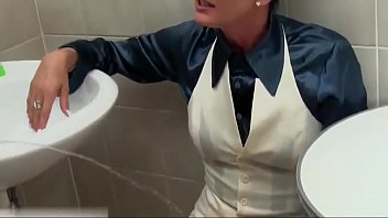 Glamorous pee babe cocksucking in bathroom part 3